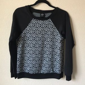 Two by Vince Camuto lightweight sweater
